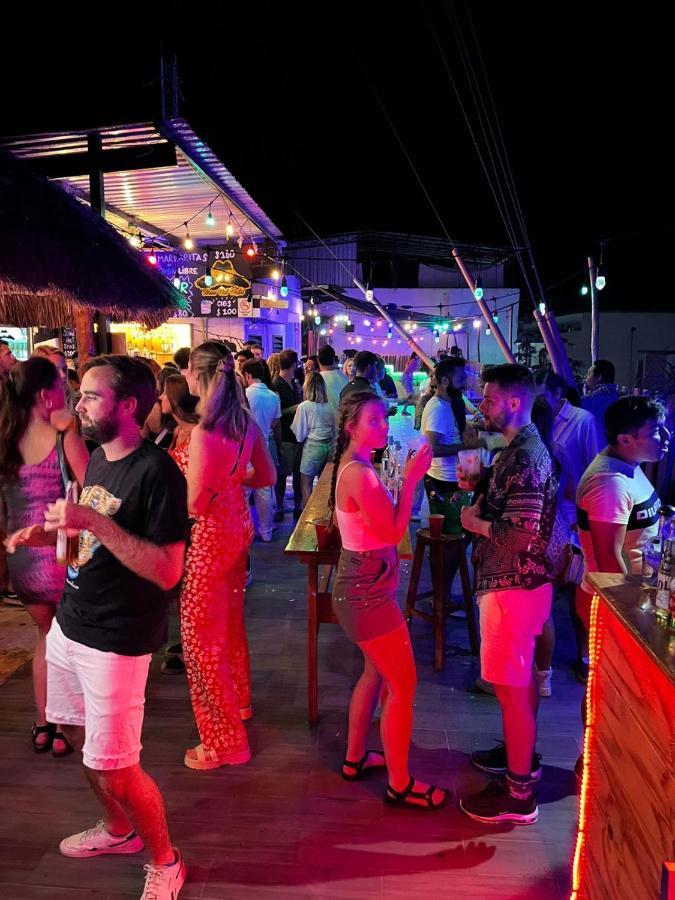 Straw Hat Hostel & Rooftop Bar تولوم المظهر الخارجي الصورة