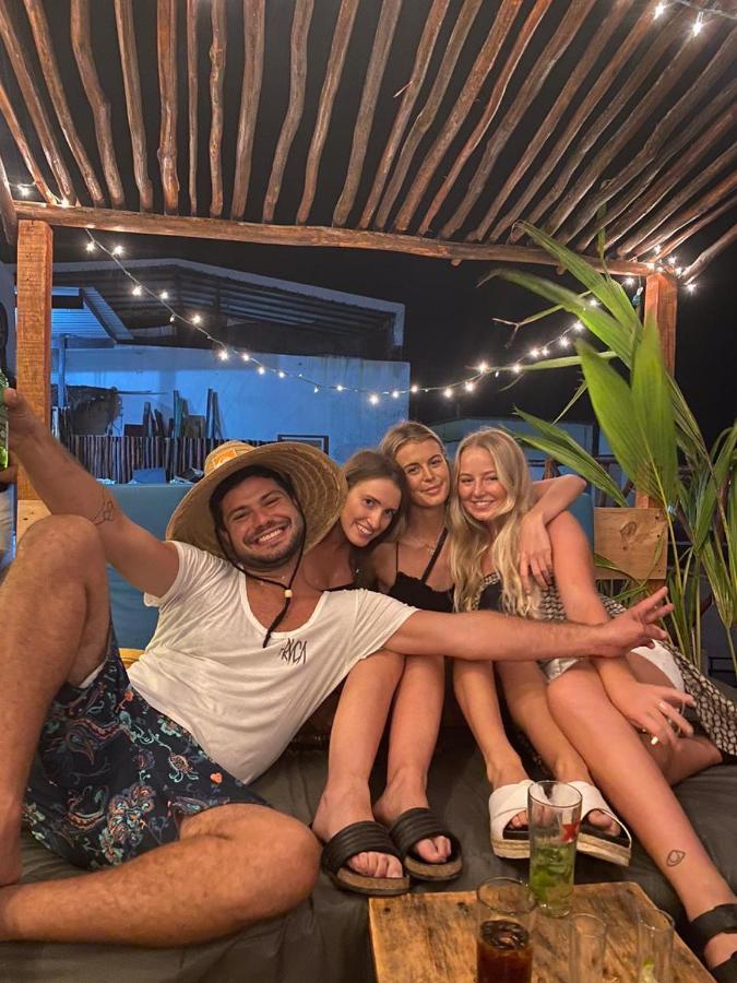 Straw Hat Hostel & Rooftop Bar تولوم المظهر الخارجي الصورة